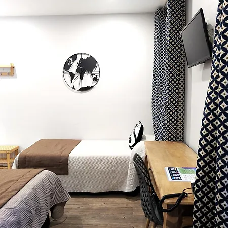 Hotel H33 2*