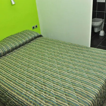 Hotel H33 2*